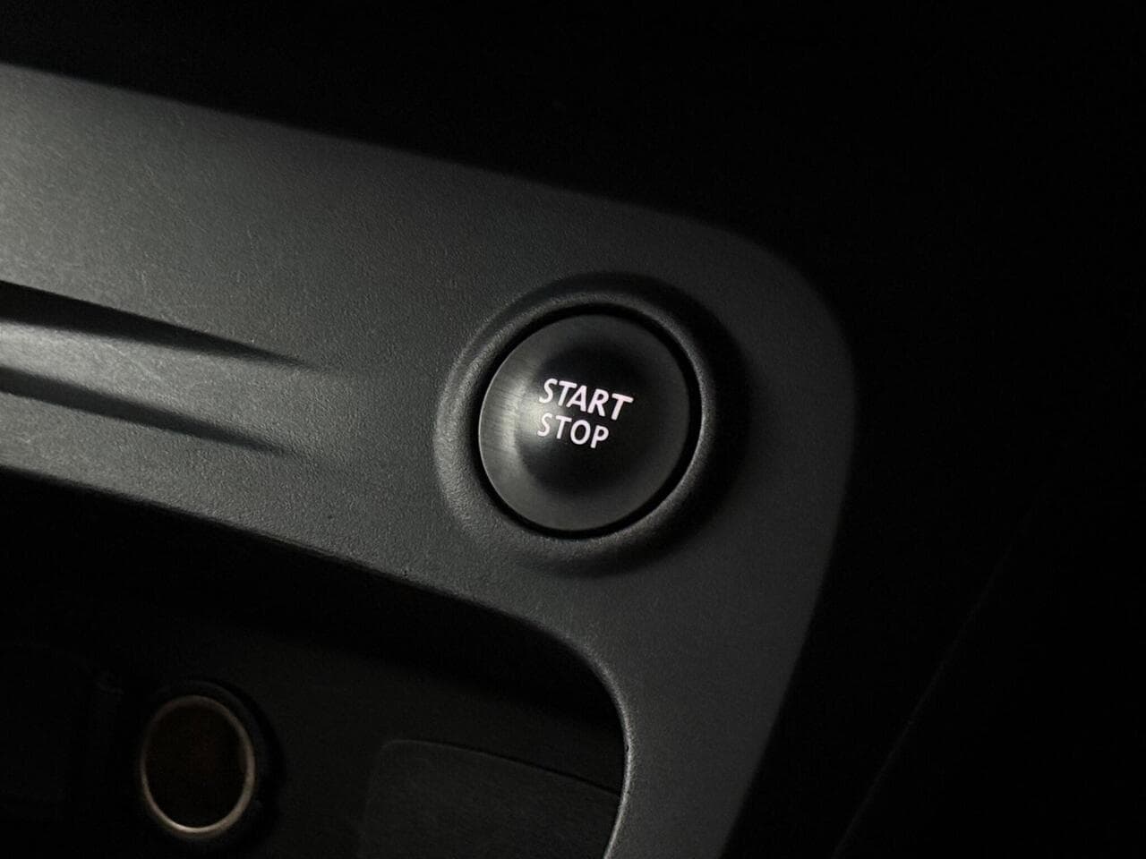 Renault Captur thumbnail Misc Controls