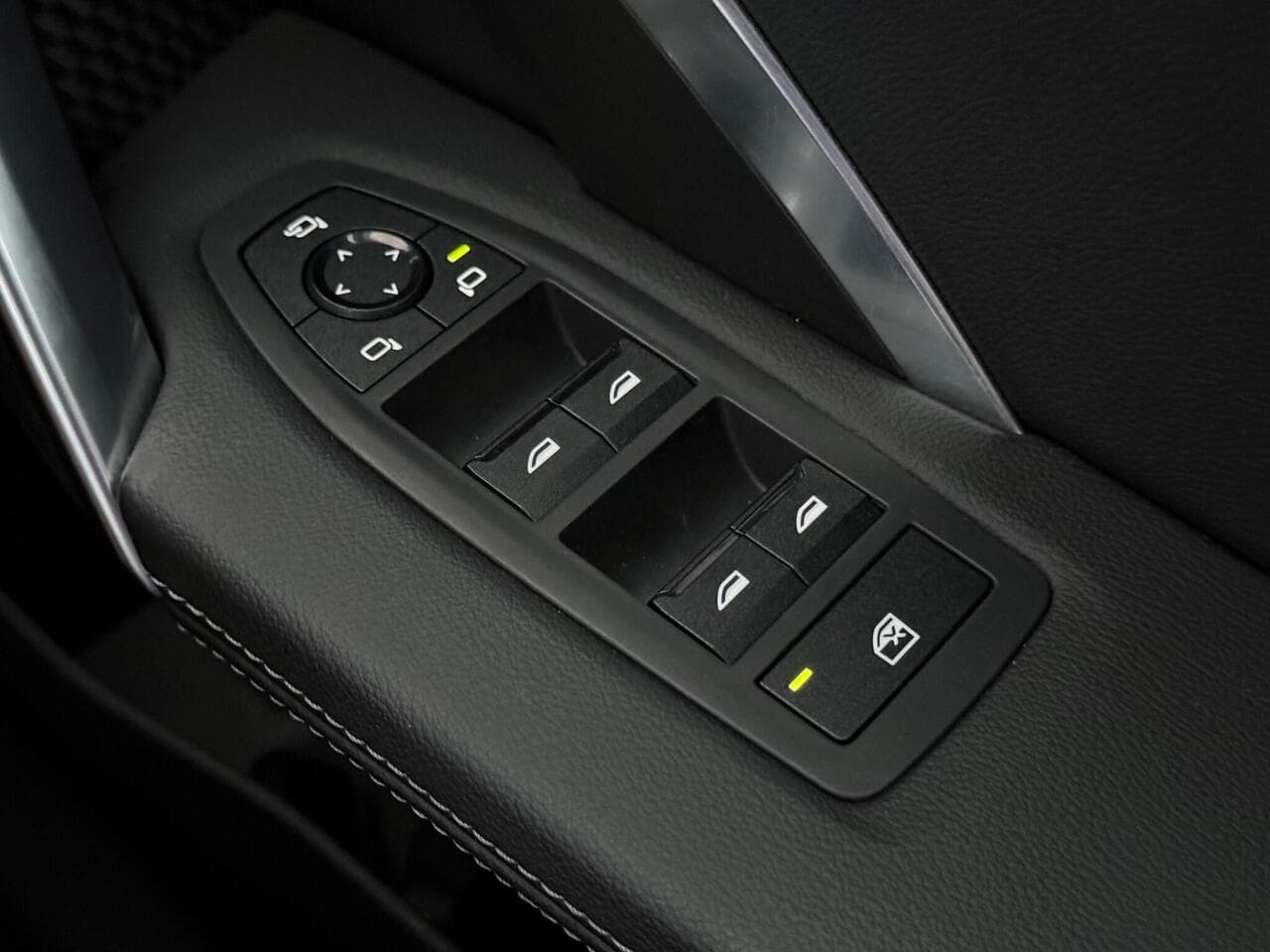 BMW X1 thumbnail Misc Controls