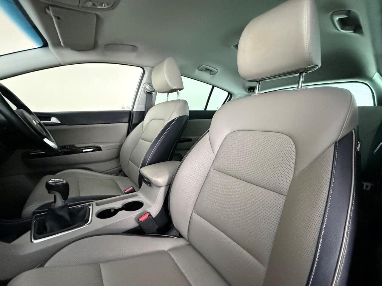 Kia Sportage thumbnail Seat Front Passenger