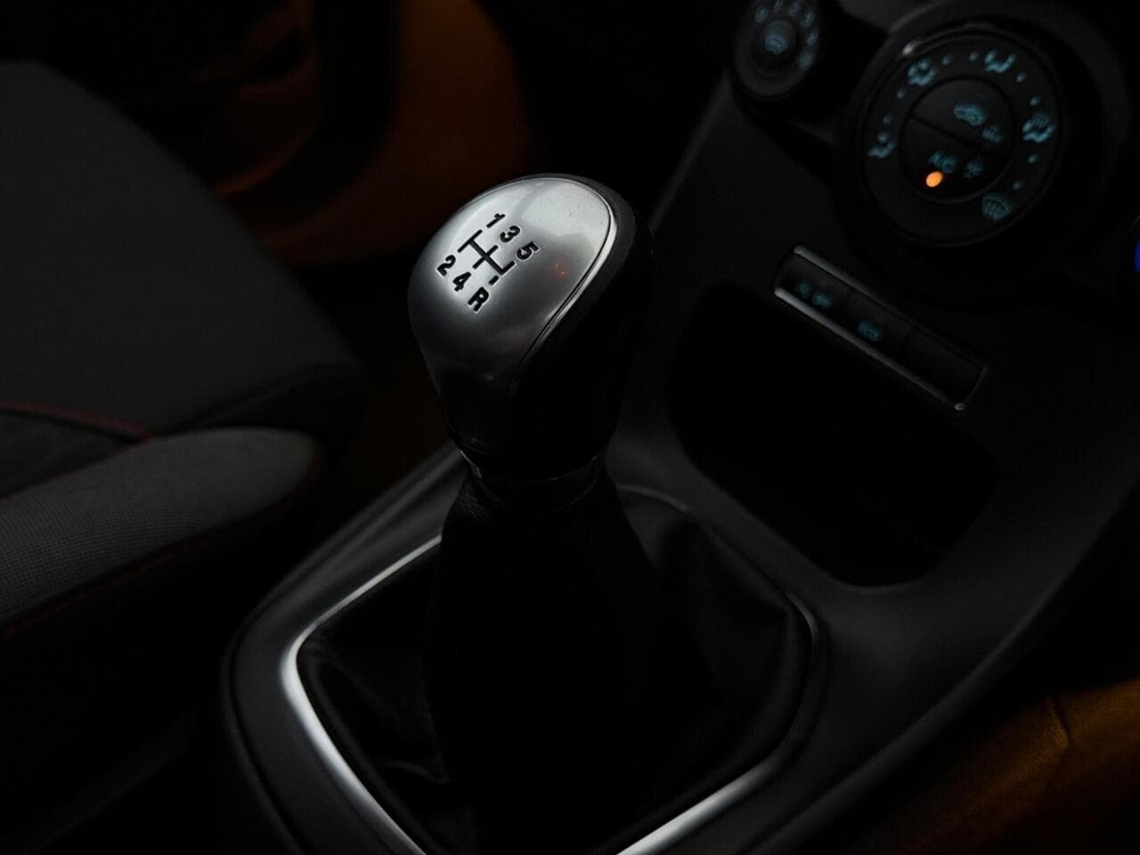 Ford Fiesta thumbnail Interior Front