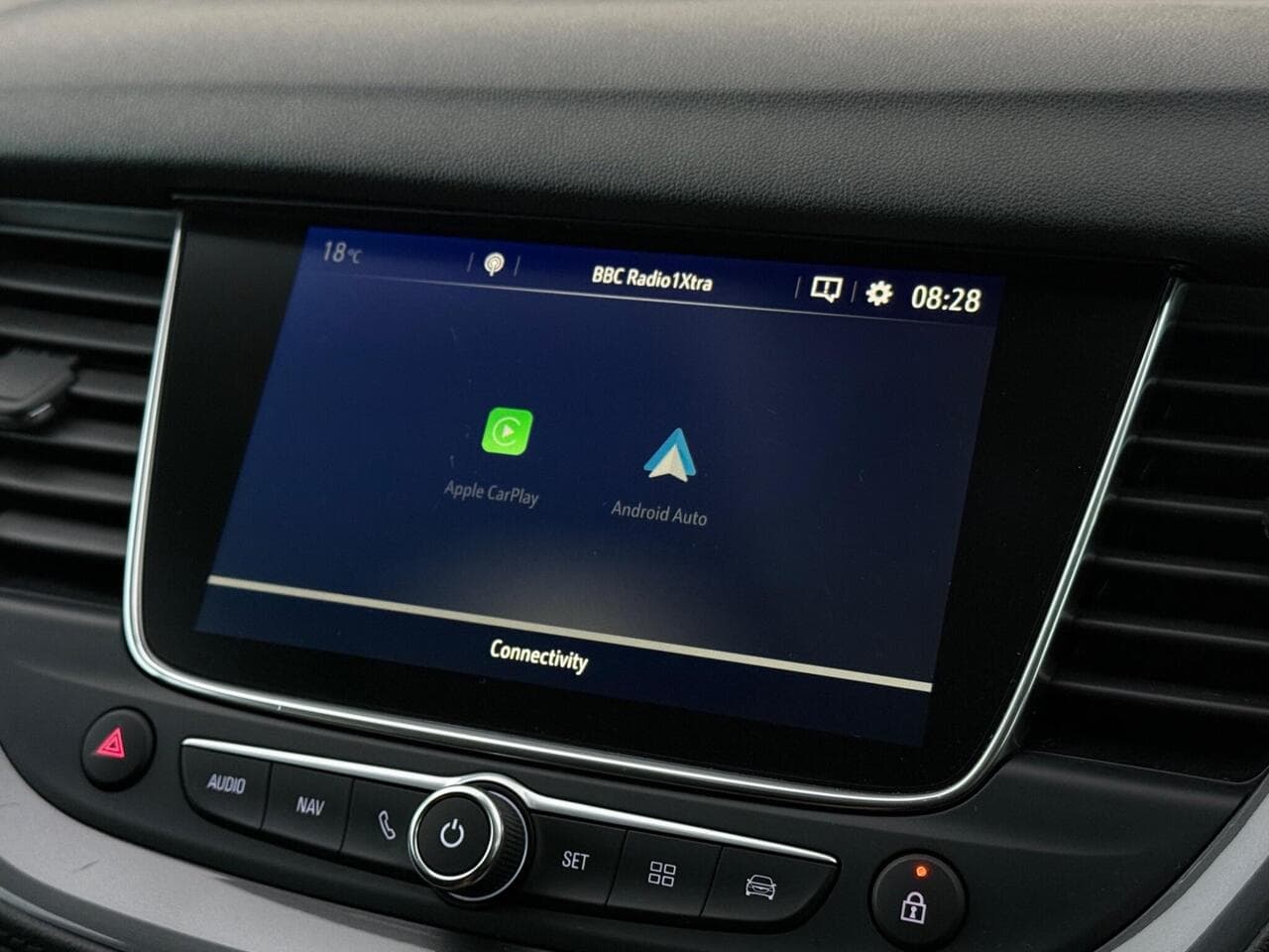 Vauxhall Grandland X thumbnail Infotainment System