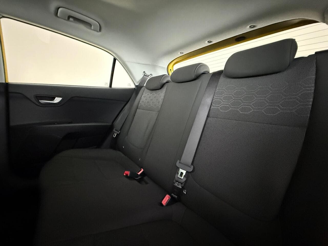 Kia Rio thumbnail Seats Rear