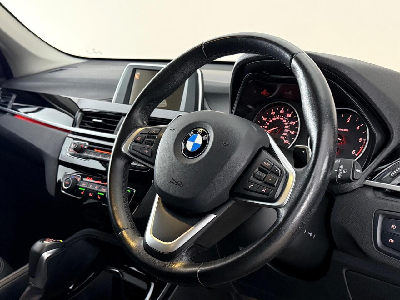 BMW X1 thumbnail Steering Wheel