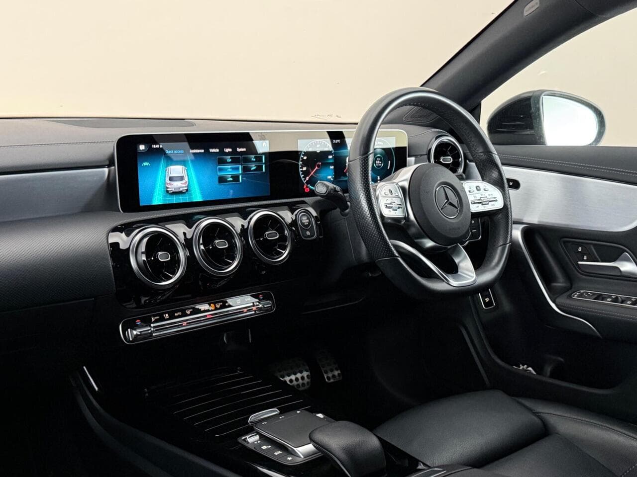 Mercedes-Benz CLA thumbnail Interior Front