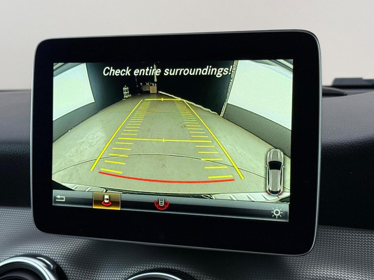 Mercedes-Benz GLA thumbnail Infotainment System