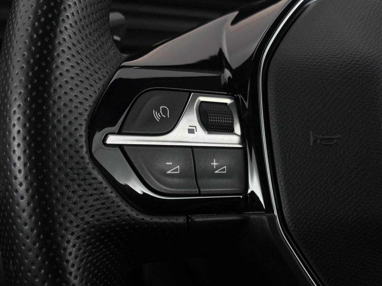 Peugeot 508 SW thumbnail Misc Controls