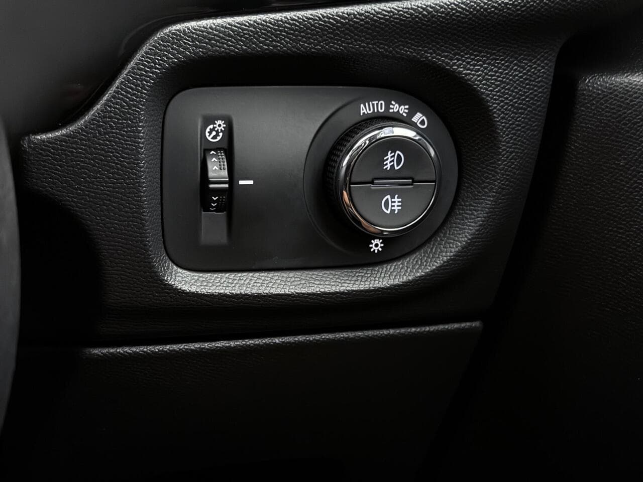 Vauxhall Corsa thumbnail Misc Controls