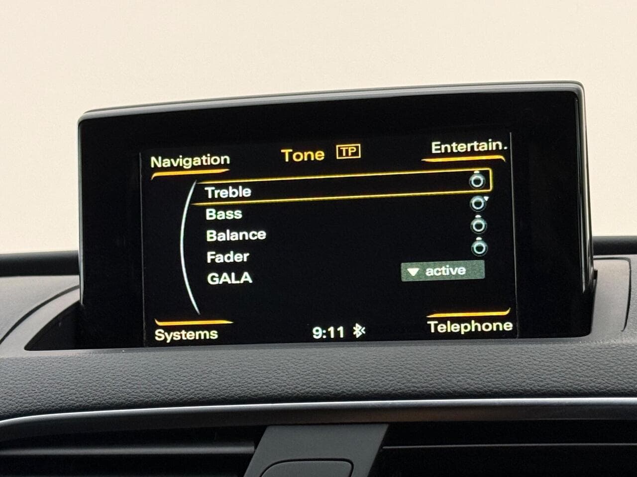 Audi Q3 thumbnail Infotainment System