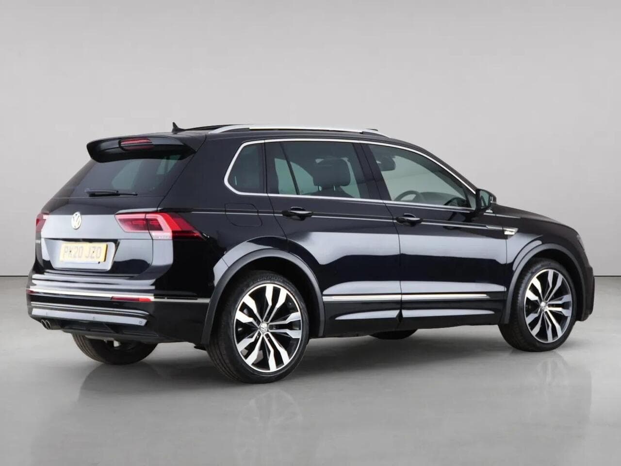 Volkswagen Tiguan thumbnail Rear Right
