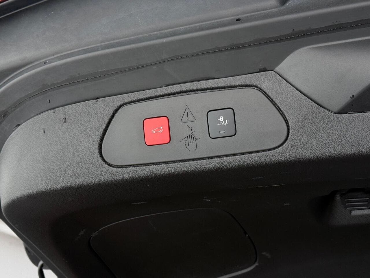 Vauxhall Grandland thumbnail Misc Controls