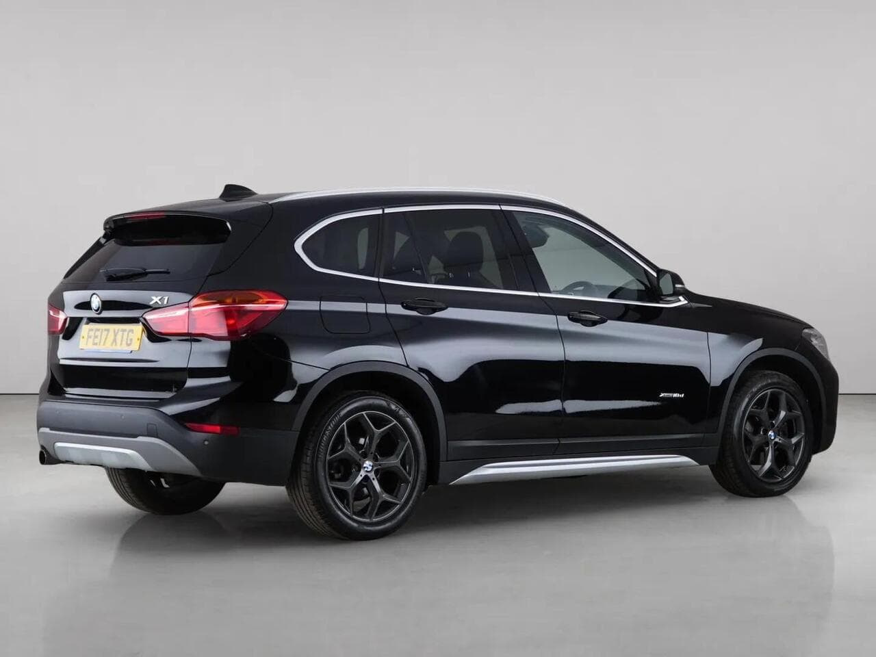 BMW X1 thumbnail Rear Right