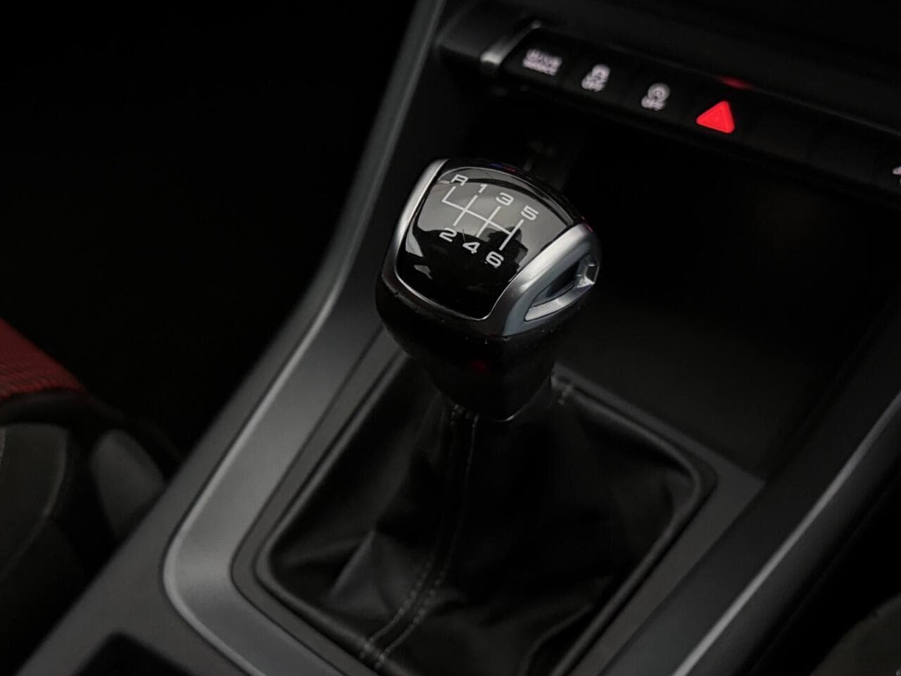Audi Q3 thumbnail Interior Front