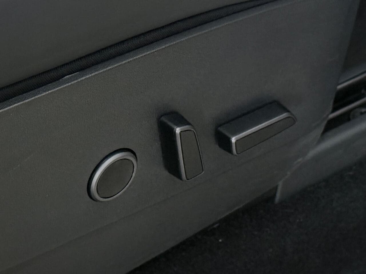 Tesla Model Y thumbnail Inconclusive