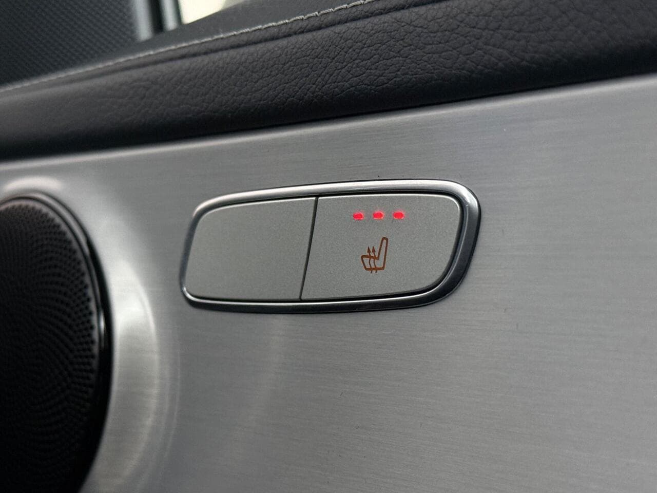 Mercedes-Benz GLC thumbnail Misc Controls