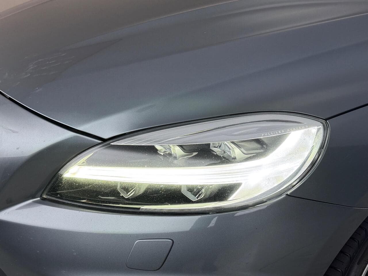 Volvo V40 thumbnail Lights Front