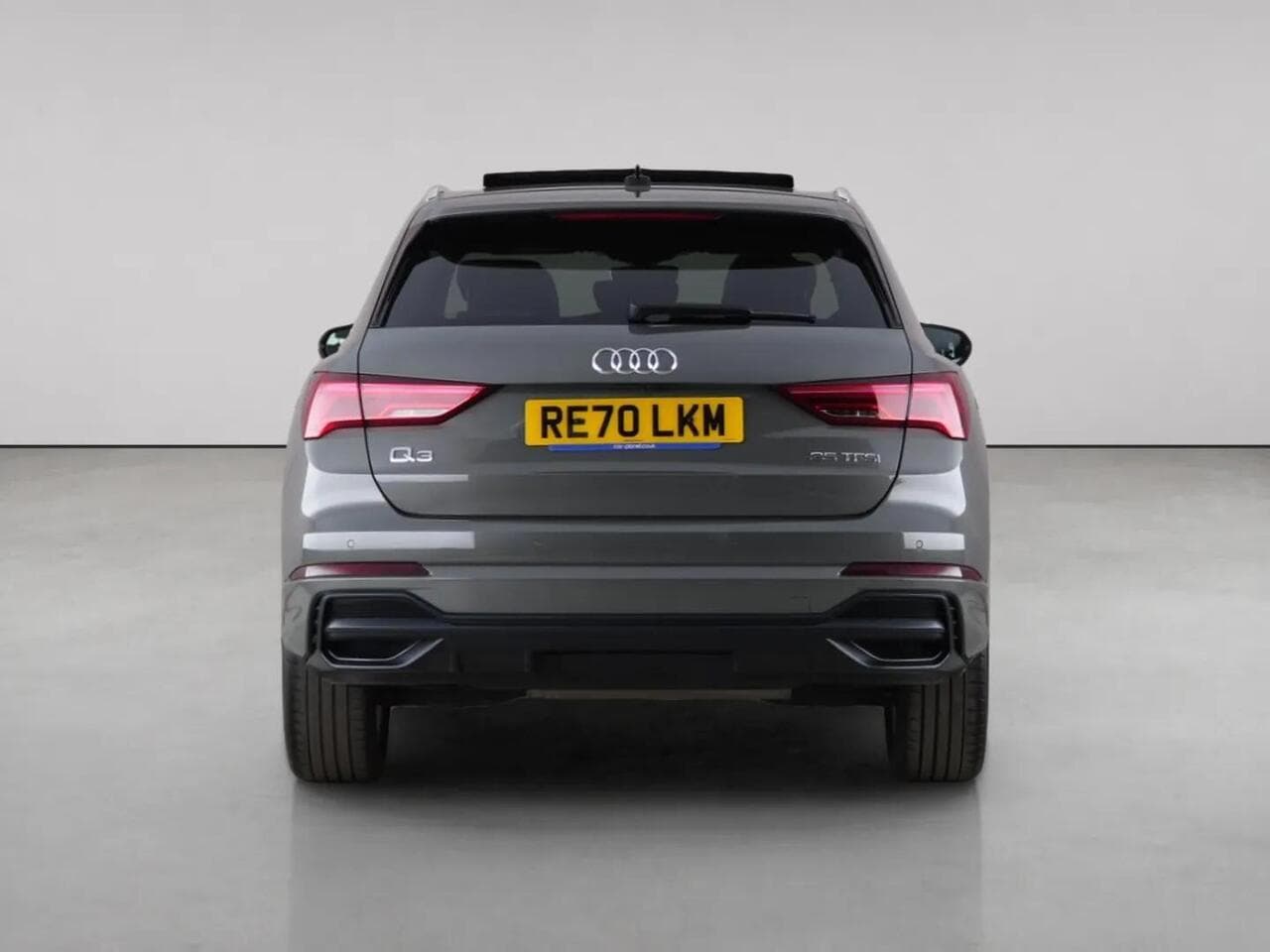 Audi Q3 thumbnail Rear