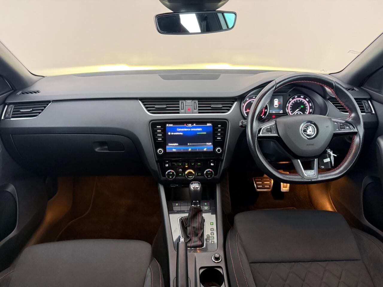 Skoda Octavia thumbnail Interior Front