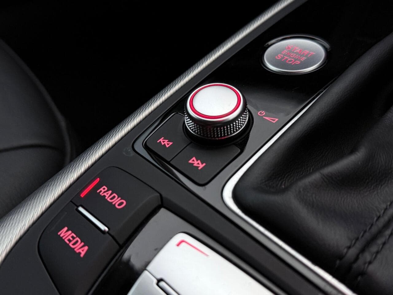 Audi A6 Saloon thumbnail Interior Front