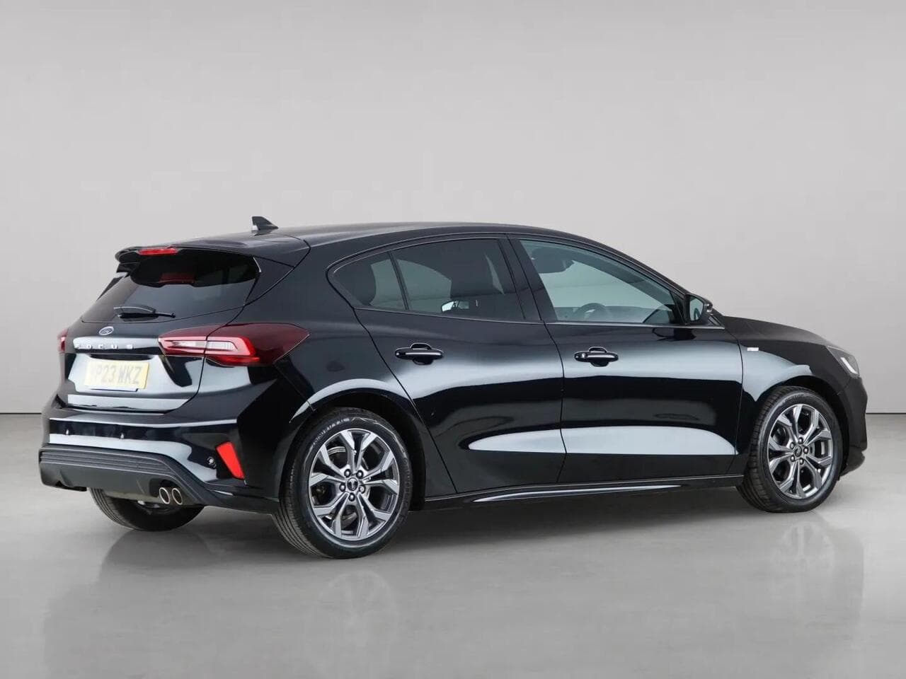 Ford Focus thumbnail Side Right
