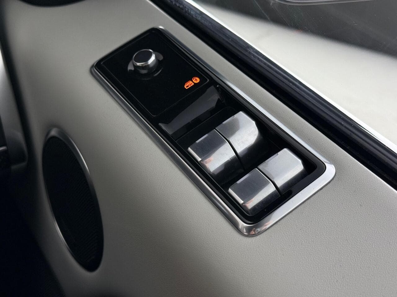 Land Rover Range Rover Sport thumbnail Misc Controls
