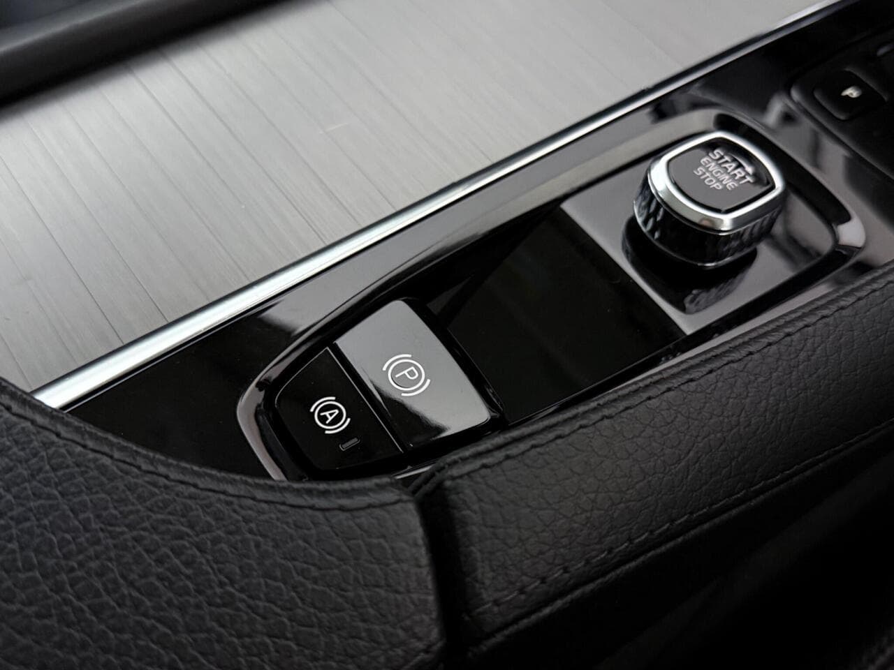 Volvo XC90 thumbnail Misc Controls