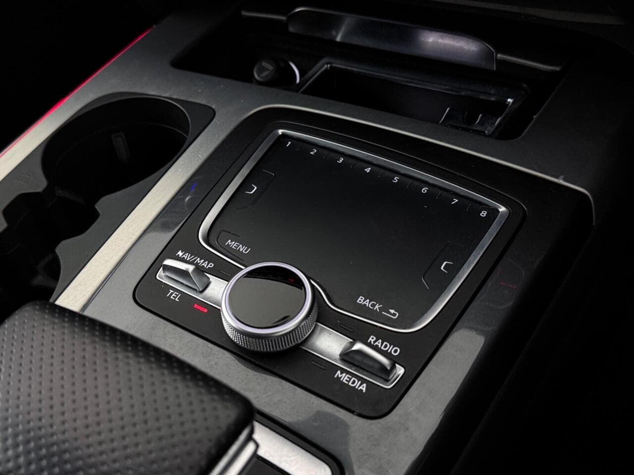 Audi Q7 thumbnail Misc Controls