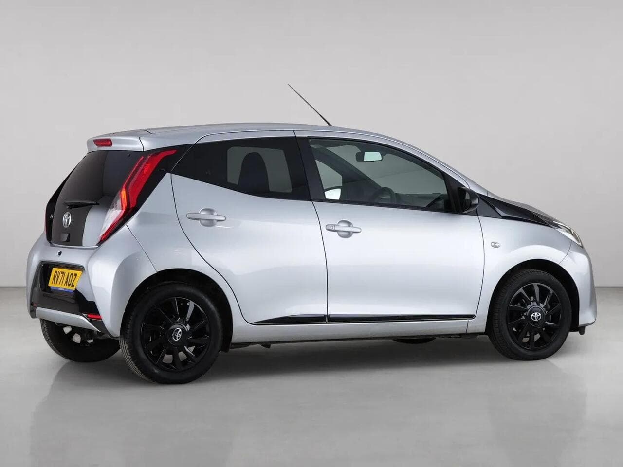 Toyota AYGO thumbnail Side Right