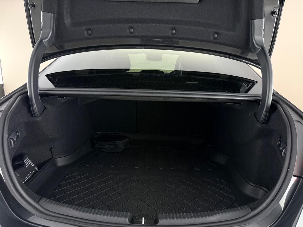 Mercedes-Benz C Class thumbnail Boot