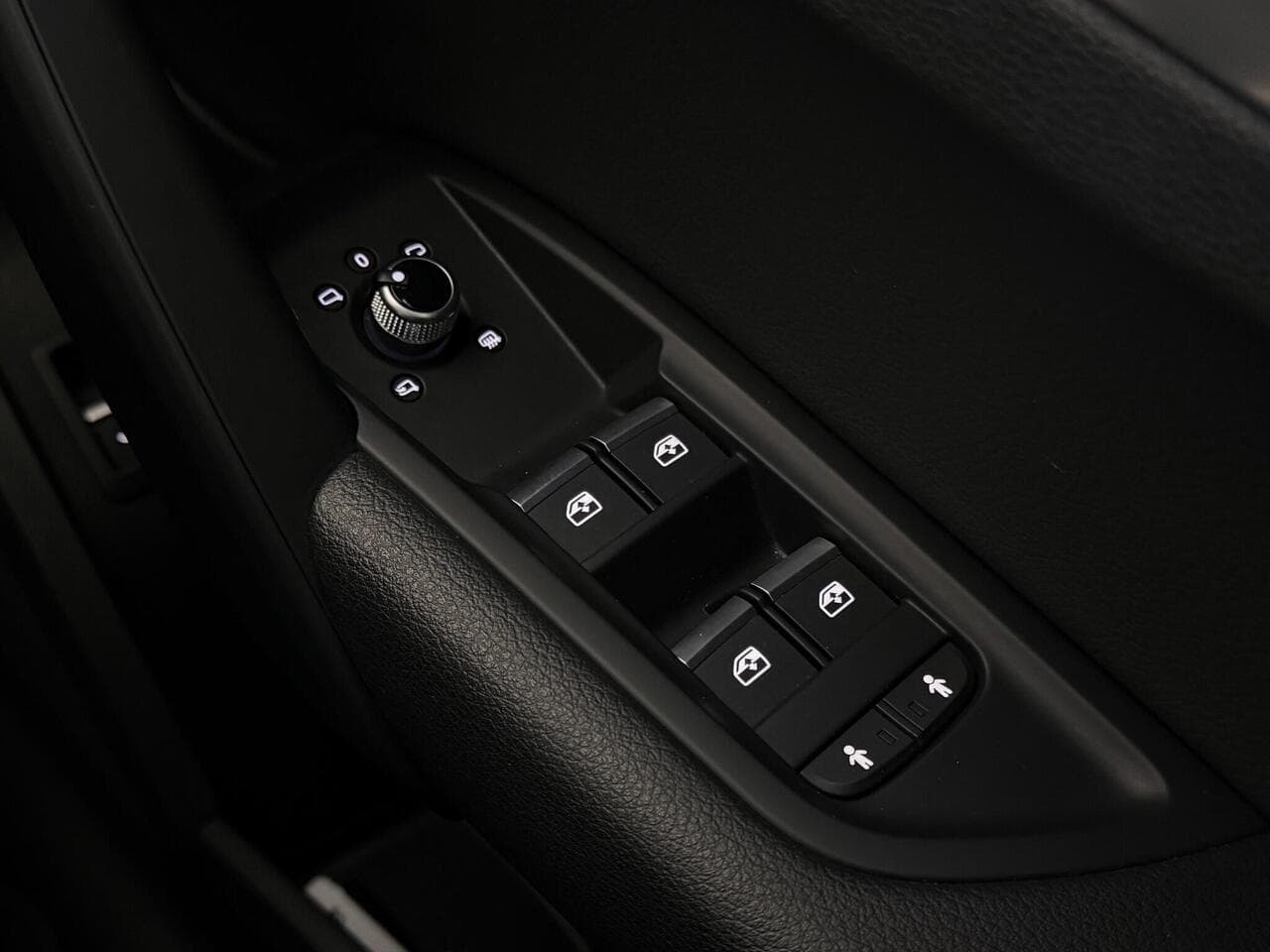 Audi Q5 thumbnail Misc Controls