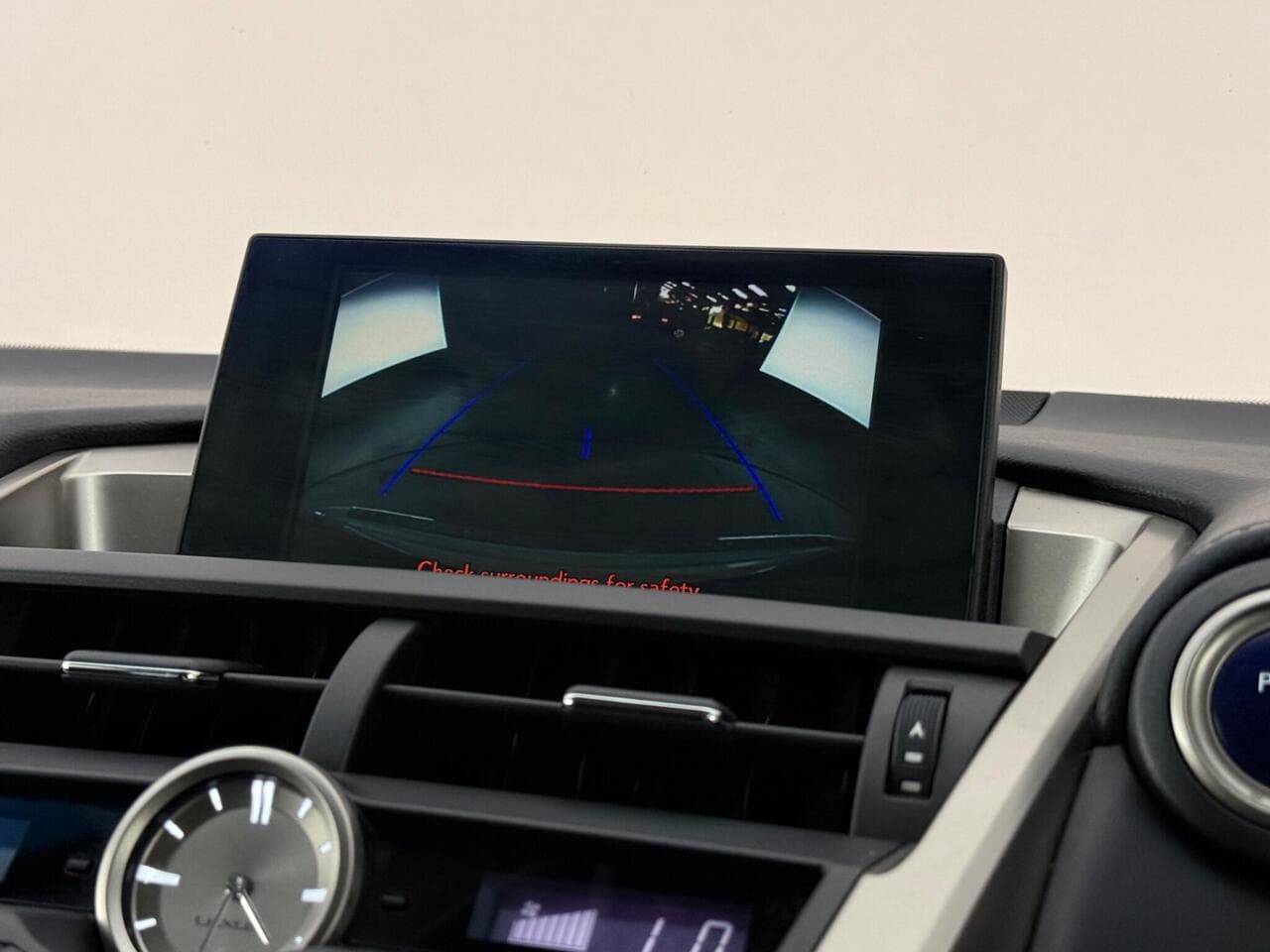 Lexus NX thumbnail Infotainment System