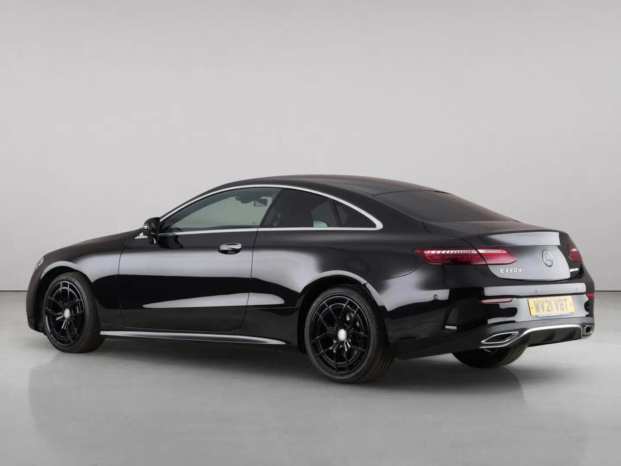 Mercedes-Benz E Class thumbnail Rear Left