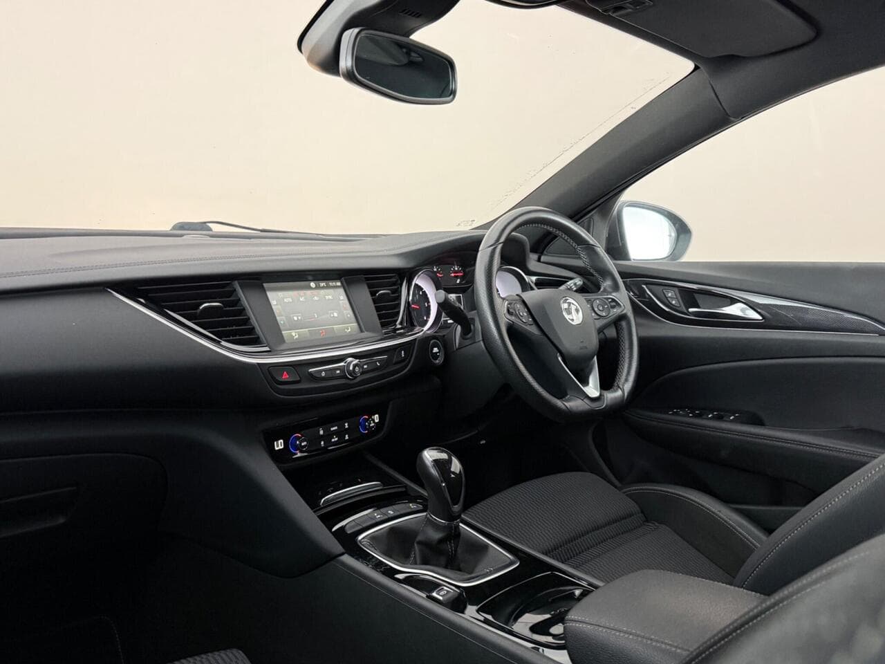 Vauxhall Insignia thumbnail Interior Front