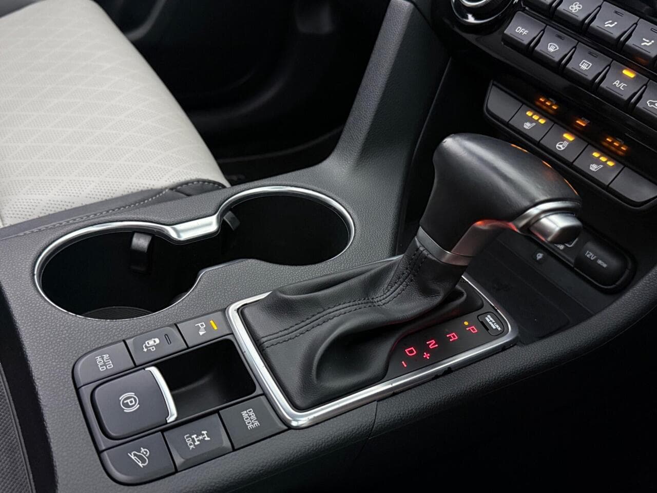 Kia Sportage thumbnail Interior Front