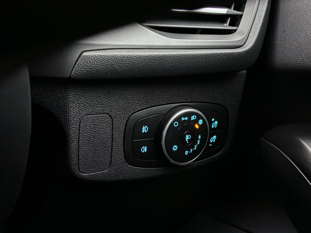 Ford Focus thumbnail Misc Controls