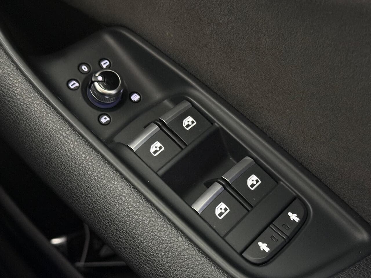 Audi Q7 thumbnail Misc Controls