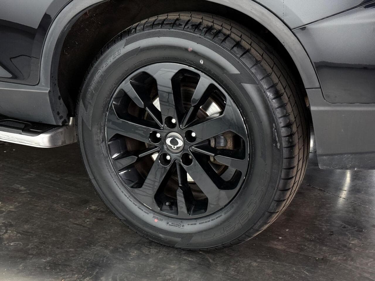 SsangYong Rexton thumbnail Wheel