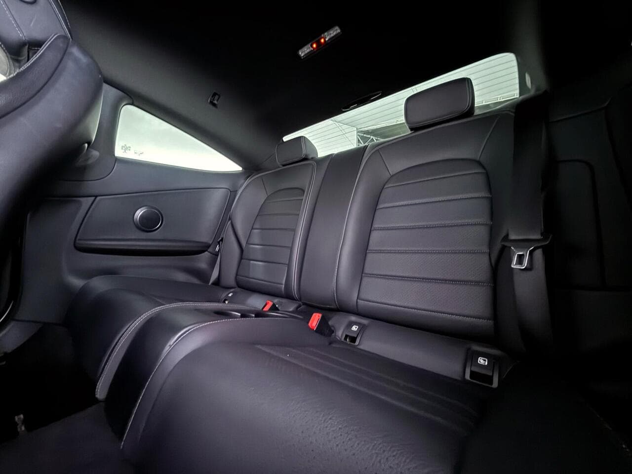 Mercedes-Benz C Class thumbnail Seats Rear