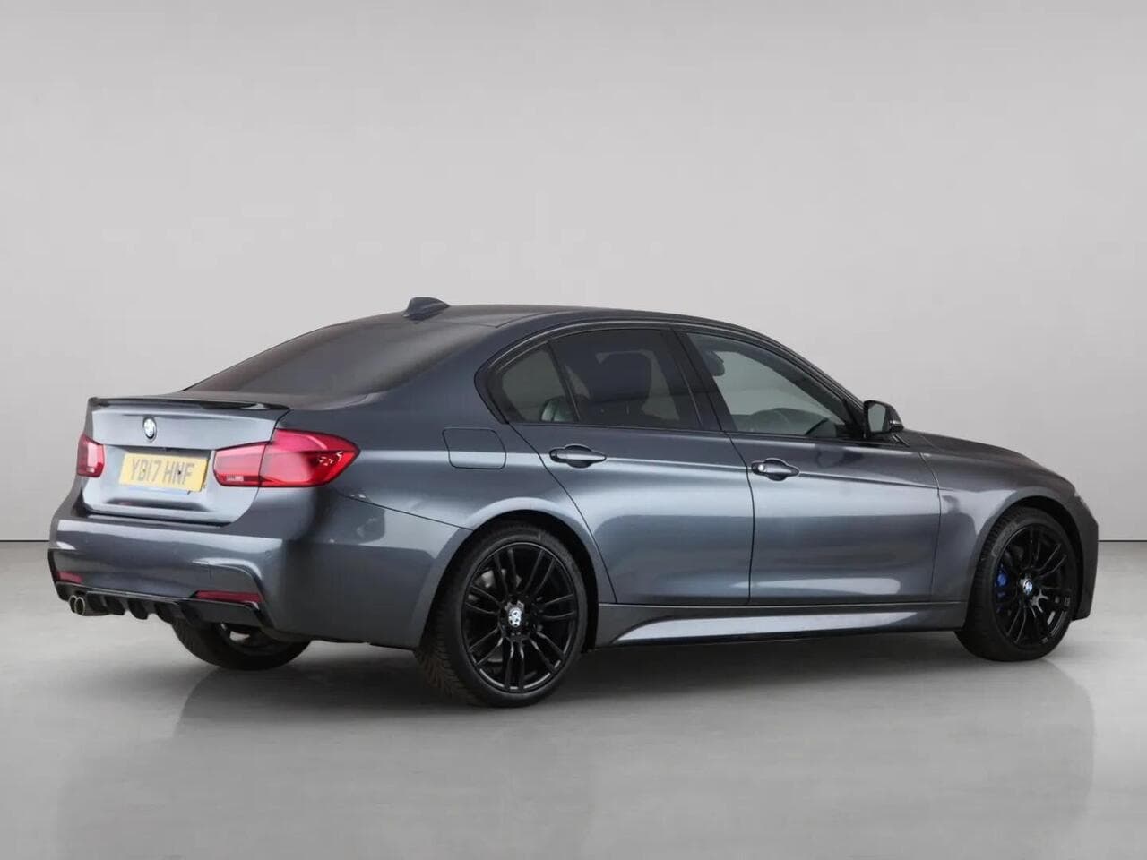 BMW 3 Series thumbnail Rear Right