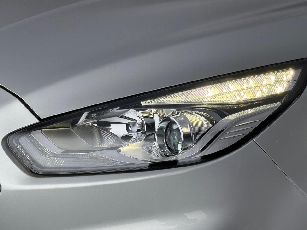 Ford Galaxy thumbnail Lights Front