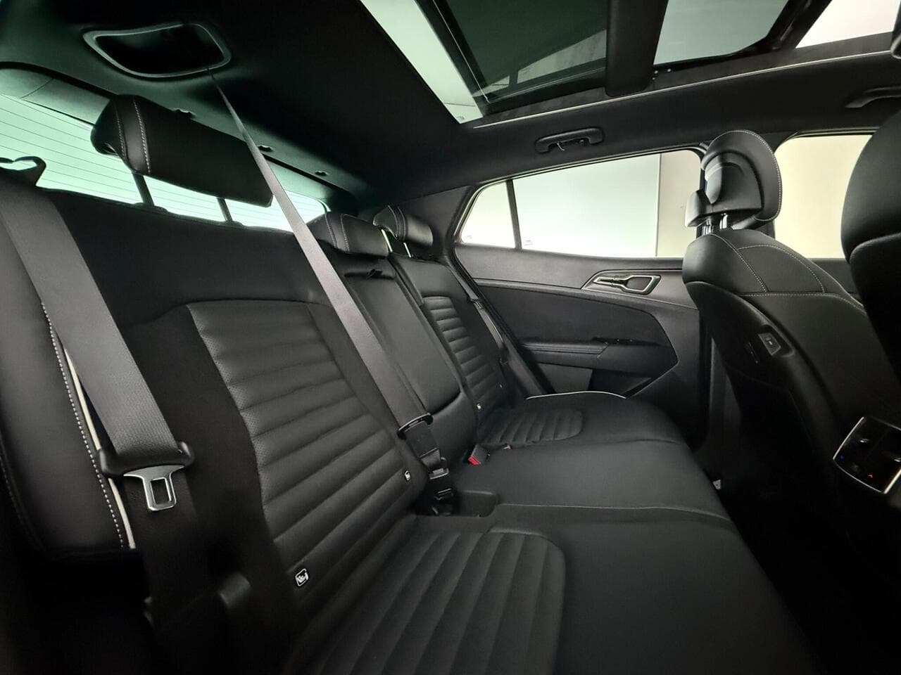 Kia Sportage thumbnail Seats Rear