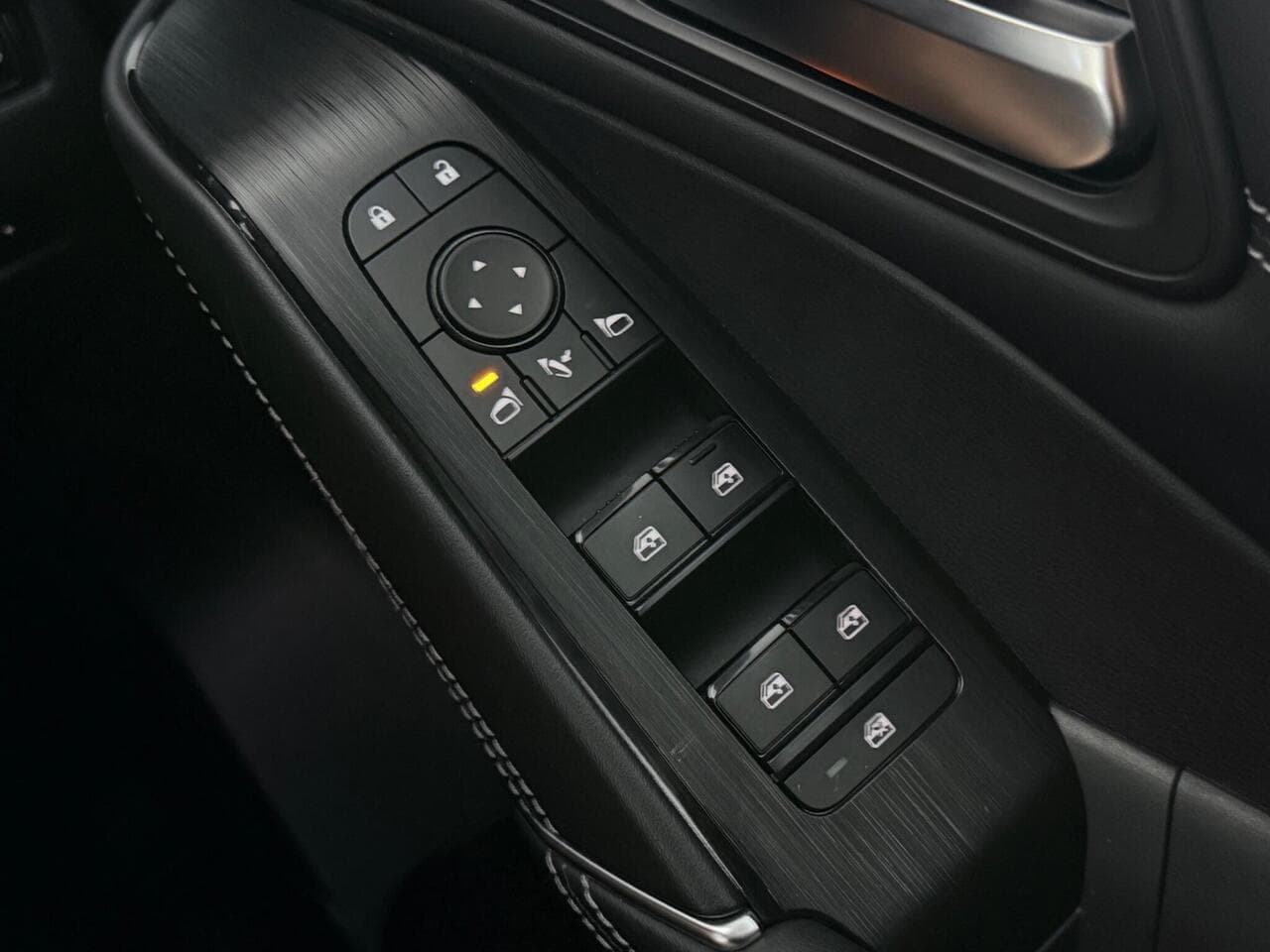 Nissan Qashqai thumbnail Misc Controls