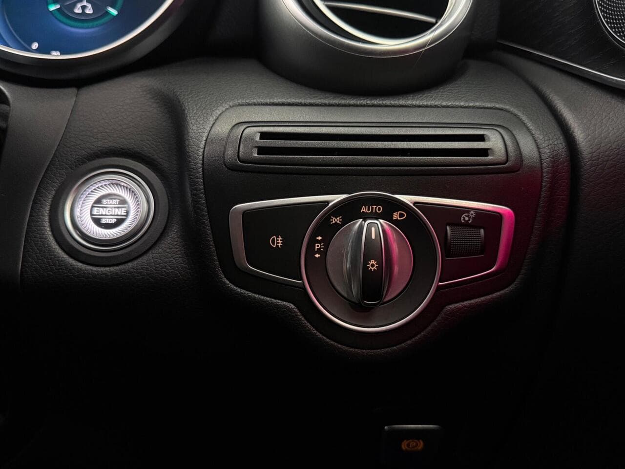 Mercedes-Benz GLC thumbnail Misc Controls