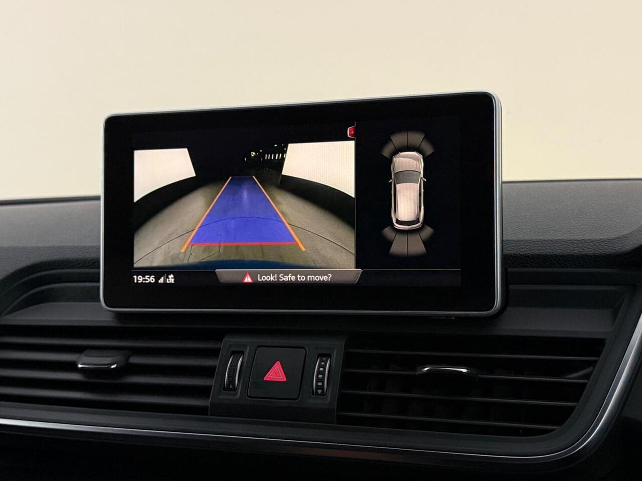 Audi Q5 thumbnail Infotainment System