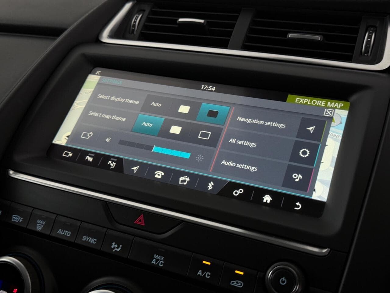 Jaguar E-PACE thumbnail Infotainment System