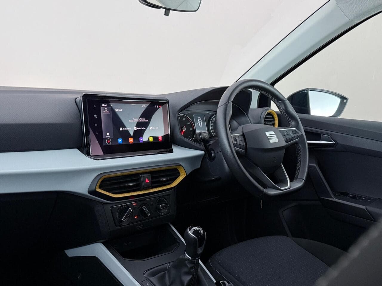 SEAT Arona thumbnail Interior Front