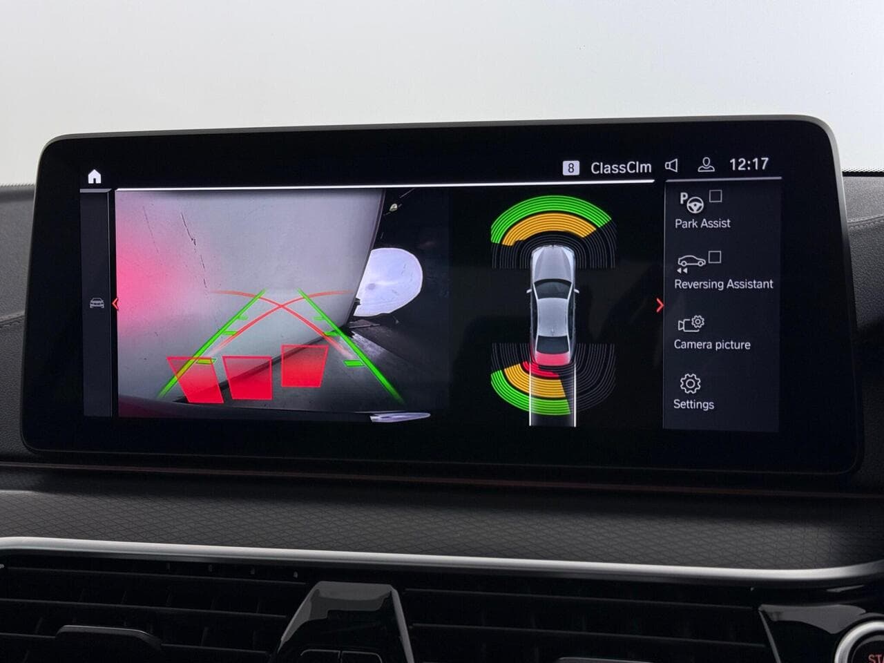 BMW 5 Series thumbnail Infotainment System