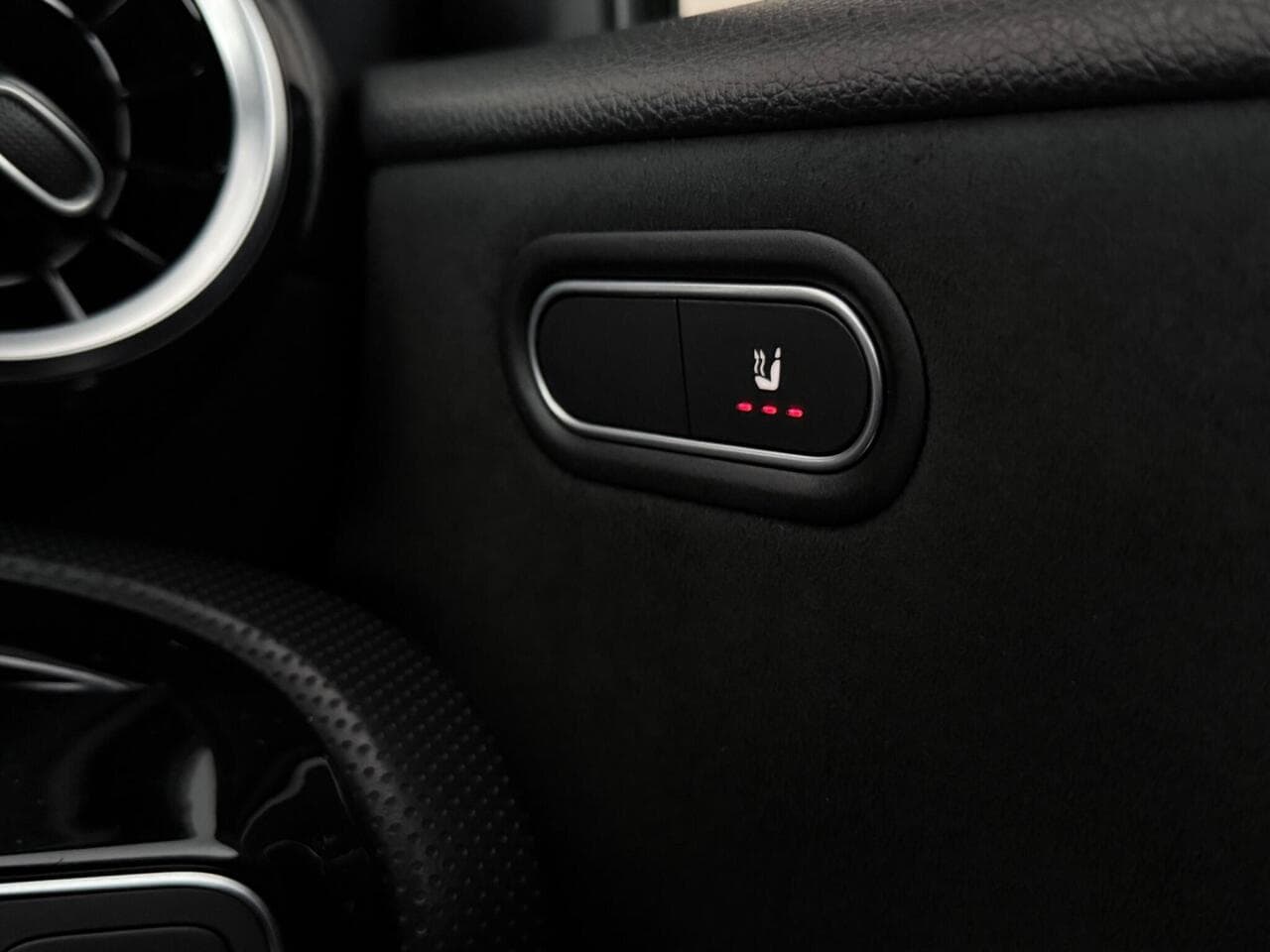 Mercedes-Benz A Class thumbnail Misc Controls