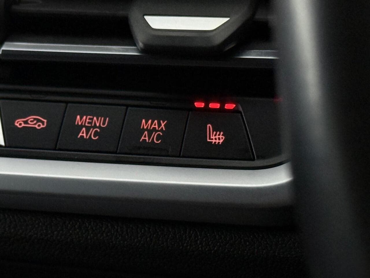 BMW 3 Series thumbnail Misc Controls