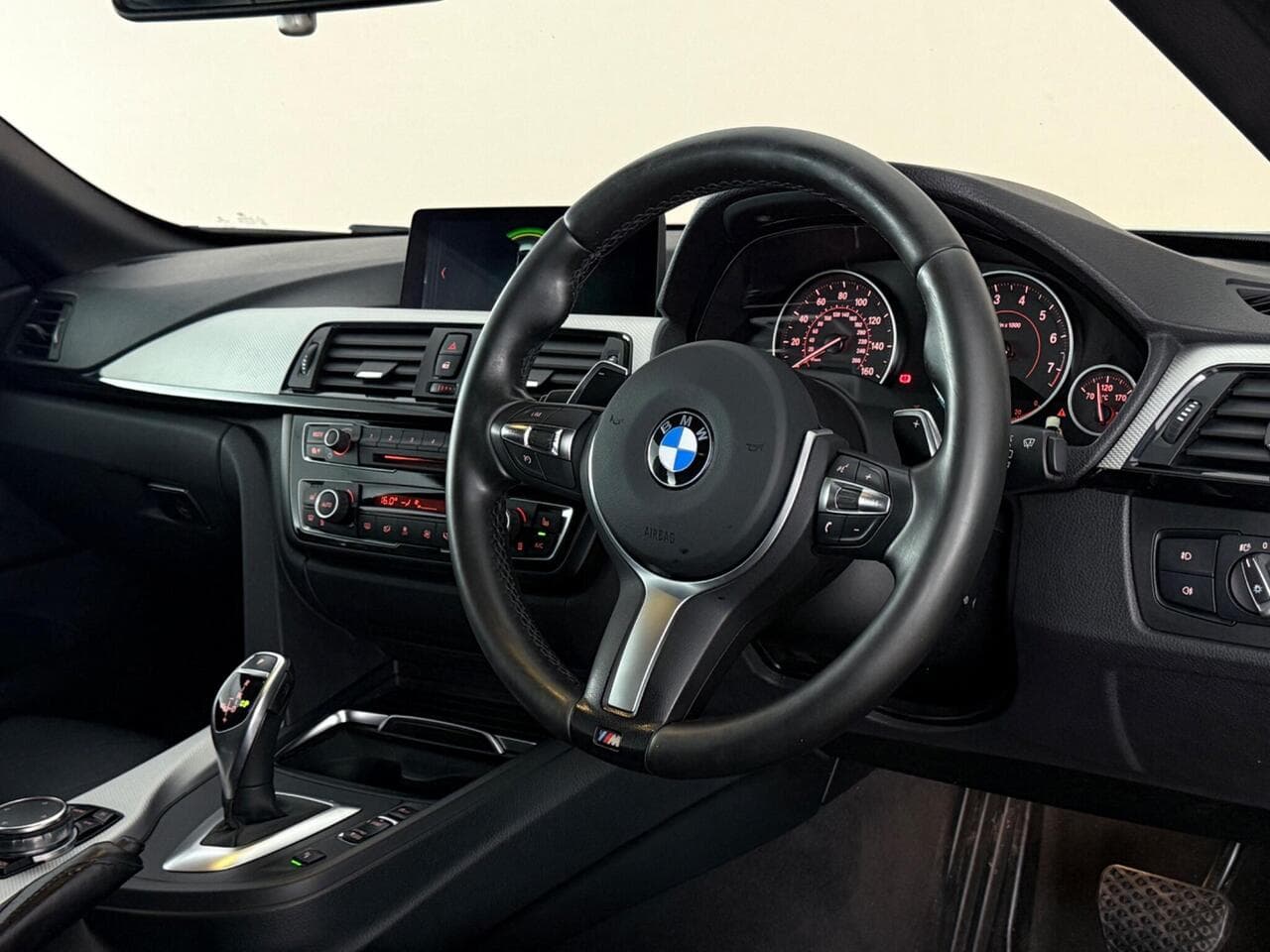 BMW 4 Series thumbnail Steering Wheel