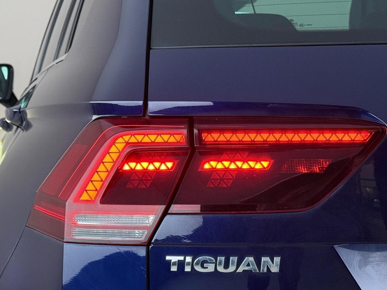 Volkswagen Tiguan thumbnail Lights Rear